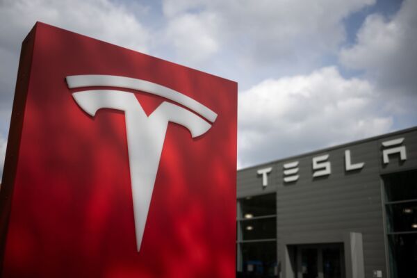 Tesla mit größtem Umsatzminus seit zehn Jahren