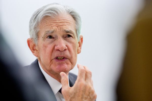 Trump macht Druck auf Powell und besucht US-Notenbank Fed