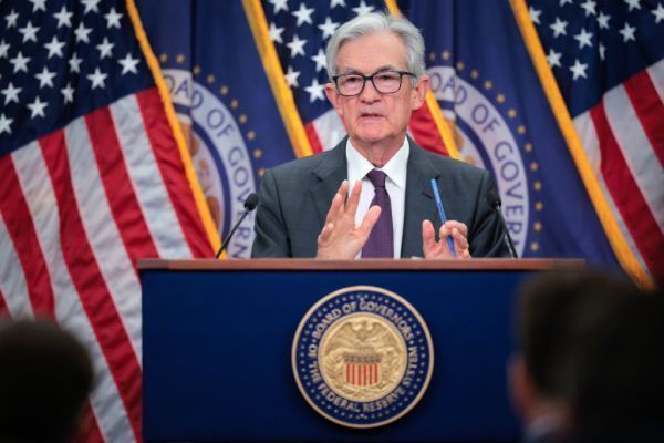 US-Notenbank Fed hält Leitzins auf hohem Niveau stabil