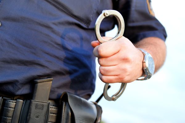 Kärntner überfällt Ehefrau in Wohnung und würgt sie