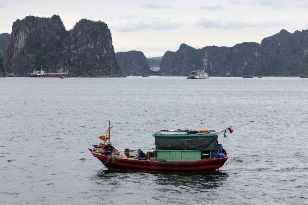 38 Tote bei Kentern von Touristenschiff in Vietnam
