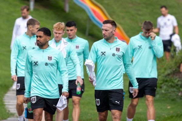 Stürmer Weimann nach Blackburn-Jahr zurück bei Derby County