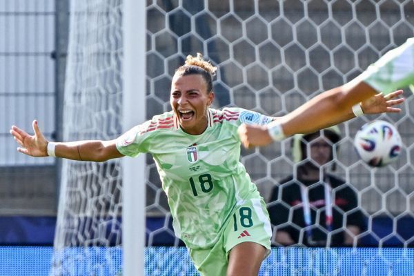 Spanierinnen starten mit 5:0-Gala gegen Portugal in EM