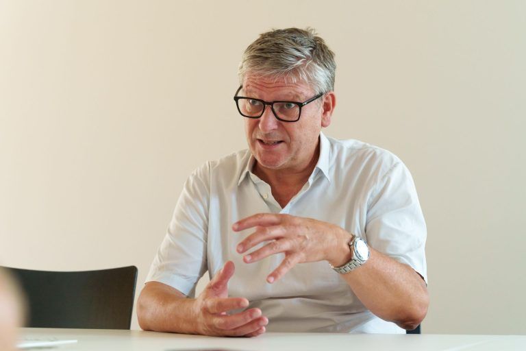 Blaßnig rechnet ab: "So setzt man das System auf's Spiel"