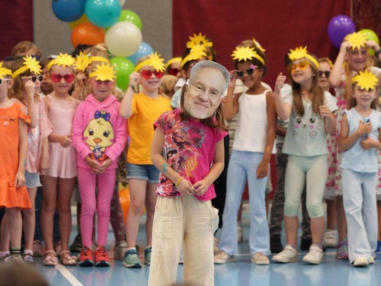Der letzte Schultag nach 42 Jahren: "Ich werde mein Baby, die Schule, vermissen"