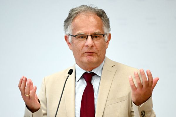 Minister Marterbauer für Preiseingriffe bei Lebensmitteln