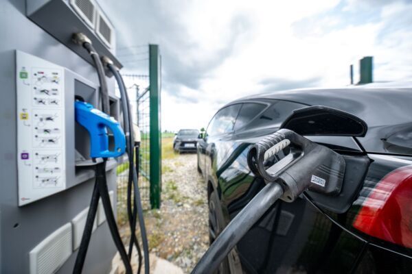 Deutlicher Anstieg bei E-Auto-Neuzulassungen im Juli