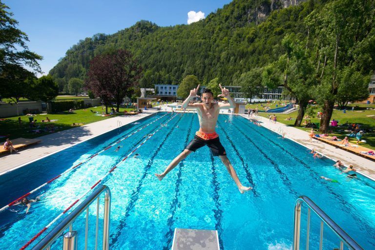 Von Schwimmbädern bis Museen: Kalt-warm auch bei den Bilanzen