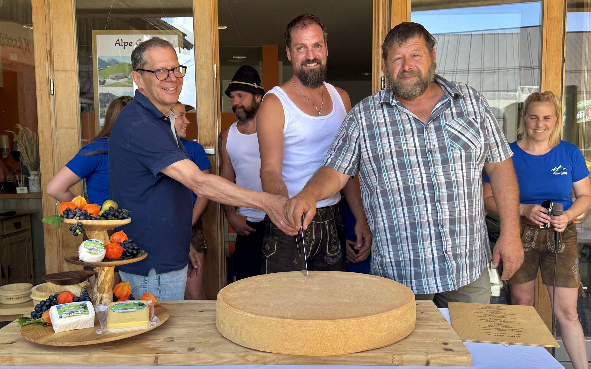 Älplerfest Gamp mit Käseanschnitt