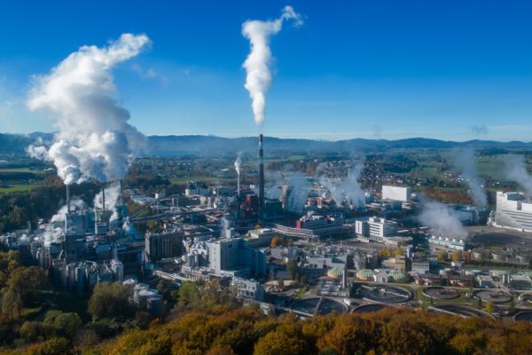 Industrie leidet unter Auftragsschwäche und baut Jobs ab