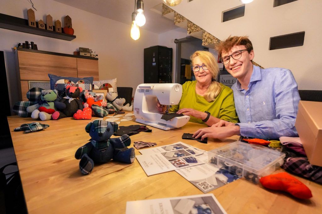 Erinnerungsstücke aus Kleidung Verstorbener