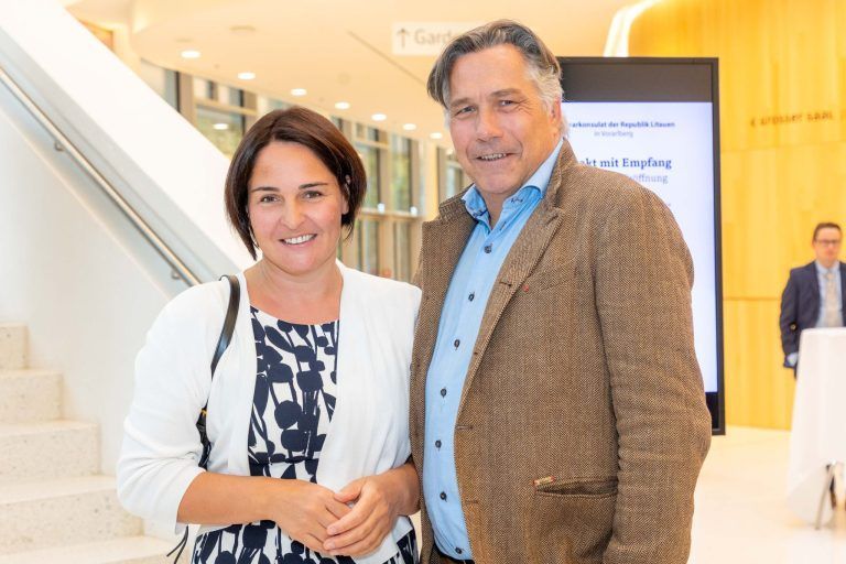 Honorarkonsul Empfang Ausstellung