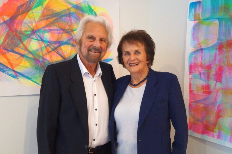 Elgar und Elisabeth Polzer freuten sich mit den Künstlern über die vielen Besucher.JPG