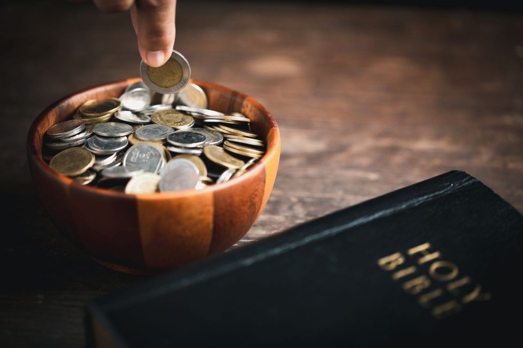 Wem dienen wir eigentlich – Gott oder dem Geld?