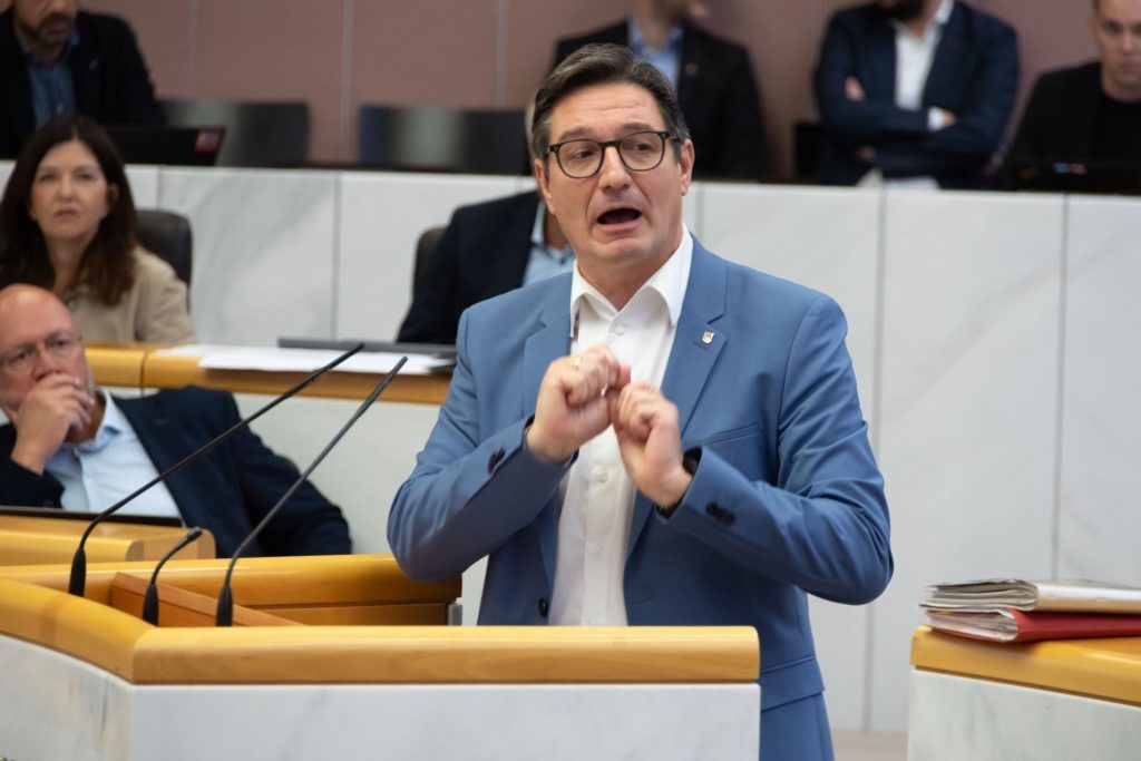 Medientraining für über 14.000 Euro: SPÖ-Einwallner legt sich mit Landeshauptmann an