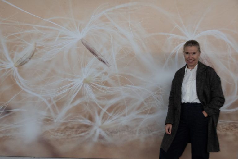 Blühende Kunst in einer Wüste aus Beton