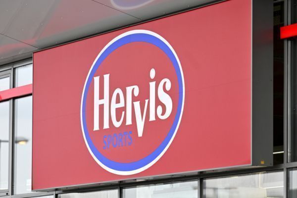 Hervis weiter in Verlustzone - Kaufzurückhaltung belastet