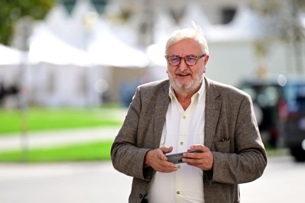 TV-Star Hinteregger leitet rote Wirtschaft