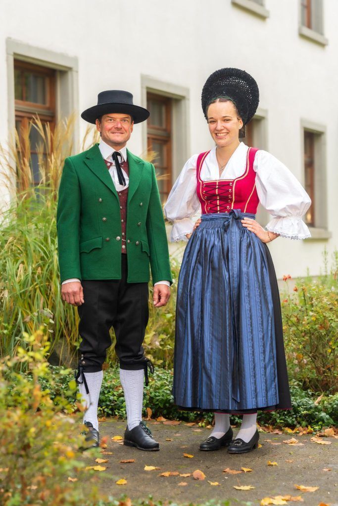 Vom Schuhplattler zur Trachtenkunst - die Leiblachtaler Tracht