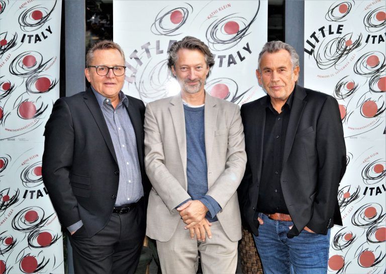 Menschen_Little Italy_Theater Kosmos