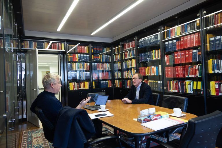 Drei Fälle mit ... Martin Mennel: Der Haussklave, ein ungültiges Testament  und Polizisten im Jagdfieber