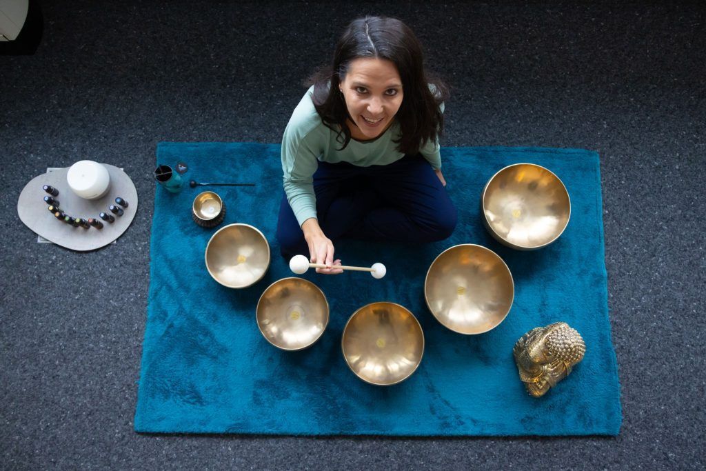 Mit Klängen und ätherischen Ölen innerlich auf Reisen gehen