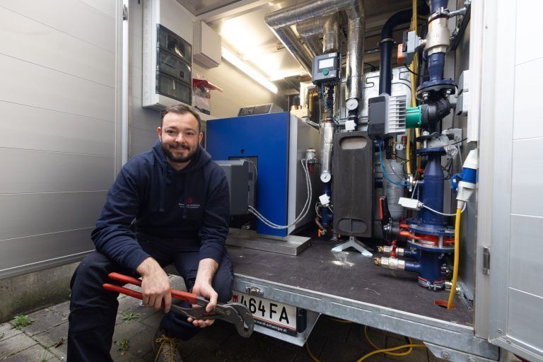 Installateur mit Köpfchen, Herz und Handwerk