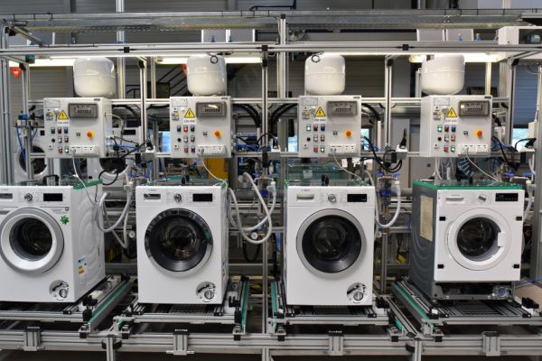 Hanke: Wirtschaft in "aufwendigen und schwierigen Zeiten"