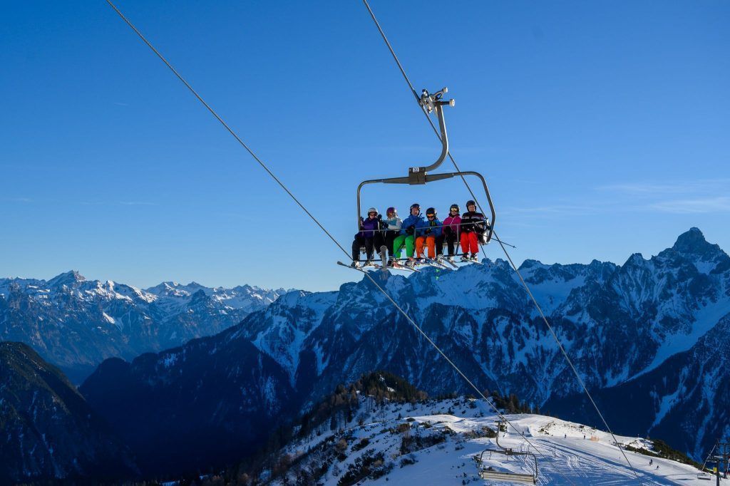 Jetzt geht's auf die Piste: Welche Skigebiete wann geöffnet haben