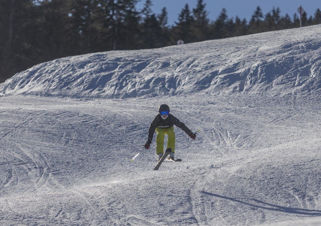 Jetzt geht's auf die Piste: Welche Skigebiete wann geöffnet haben