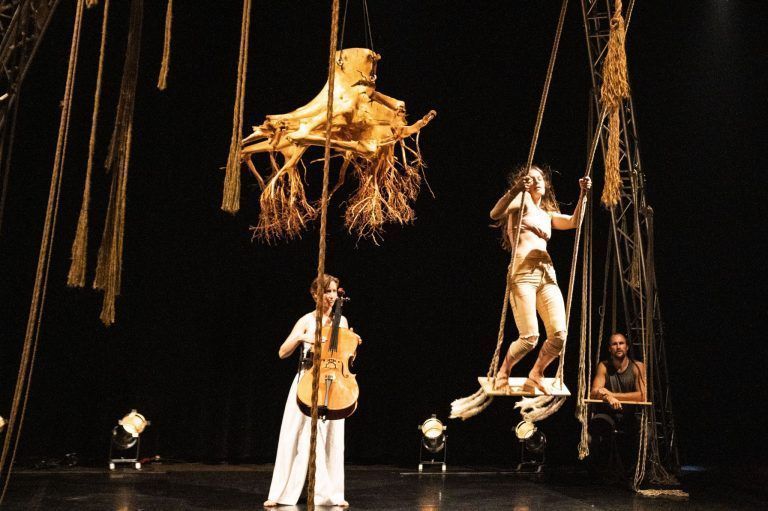 in_tensegrity im Freudenhaus