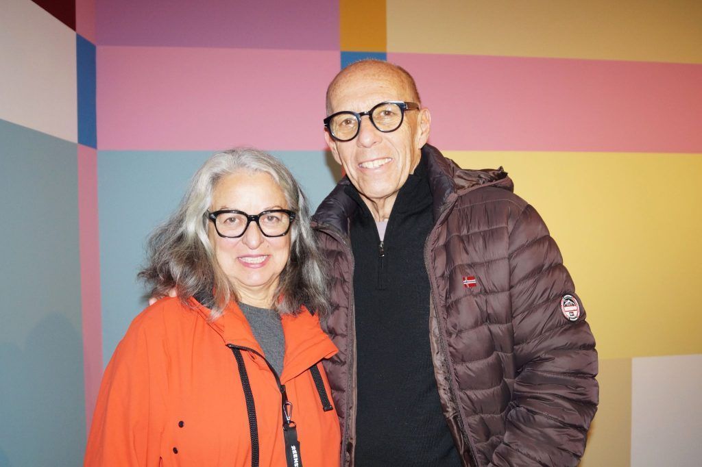 Ausstellung „Shift“: Digitale Lichtkunst trifft auf geometrische Malerei