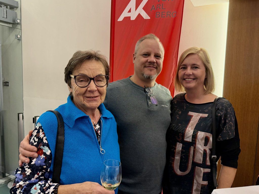 Humor im Doppelpack: AK-Charity bringt 33.318,80 Euro für den guten Zweck