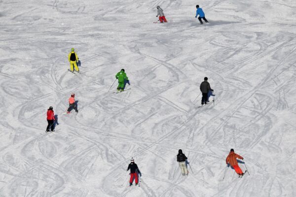 Viele Deutsche wollen heuer beim Skiurlaub sparen