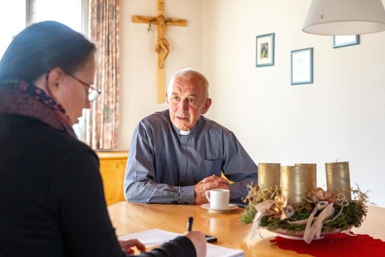 „Wir leben in einer dunklen Welt, in die das Licht hinein geboren ist“