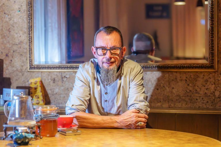 Lausbuben-Streich mit 18 Jahren: Wegen einer Stange Marlboro und einer Tafel Schokolade im schweren Strafvollzug