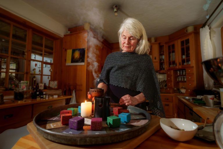 Räuchern und Reflektieren: Rauhnächte im Walsertal