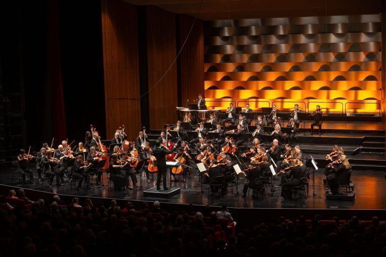 Leuchtende Klänge in dunkler Jahreszeit