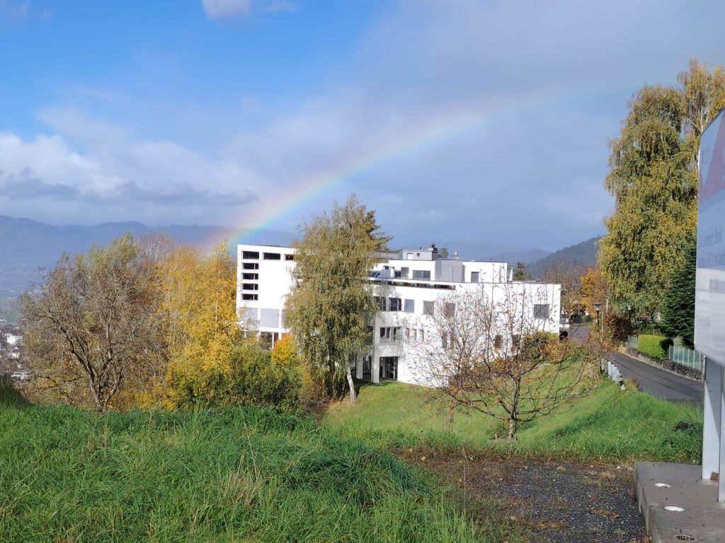 „Königliche Würde“ im Dialog in Batschuns feiern