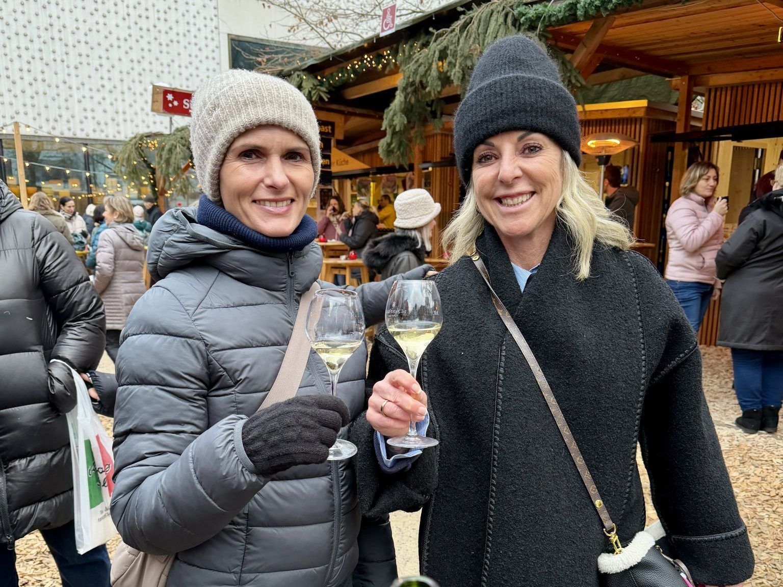 Weihnachtsmarkt der Sinne mit Austern und Champagner