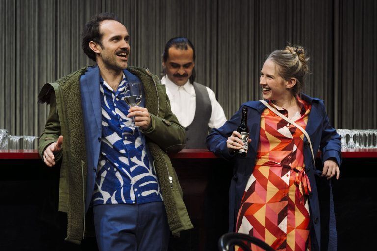 KEINER HAT GESAGT, DASS DU AUSZIEHEN SOLLST. EINE EHE IN ZEHN SITZUNGEN.