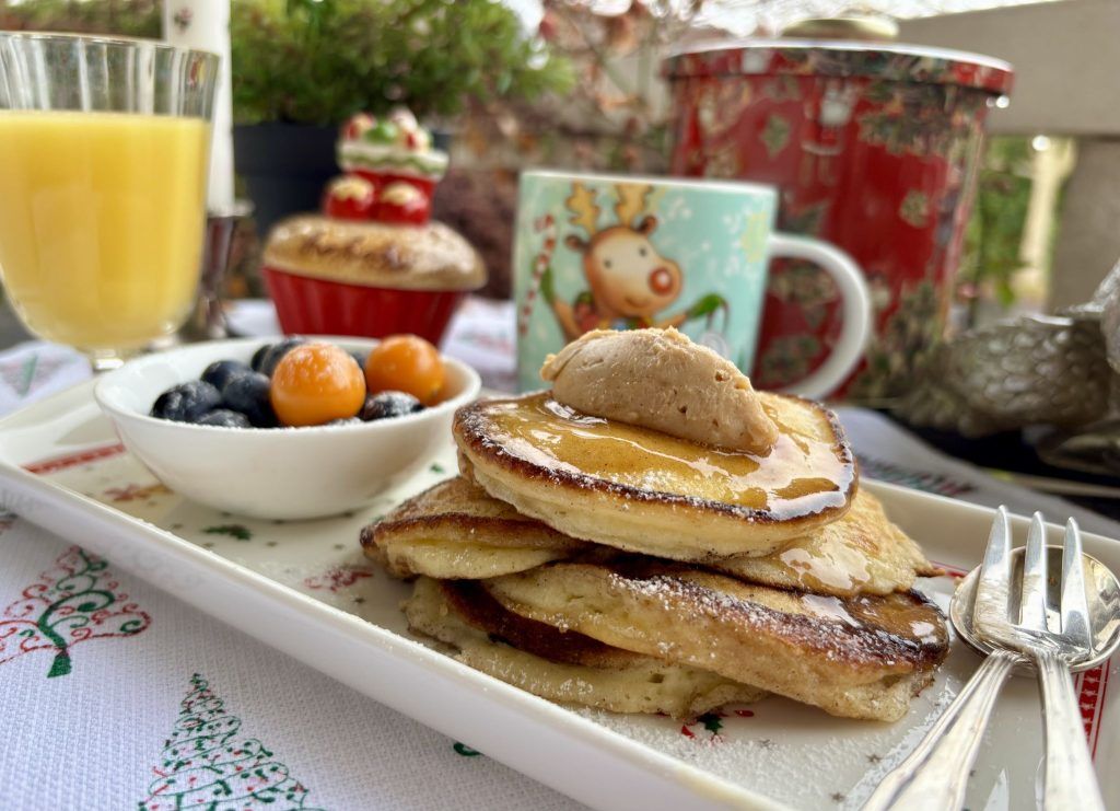 Pancakes mit Ahornsirup-Zimtbutter