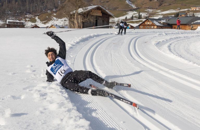 Grün-Weißes Schneegestöber im Wald
