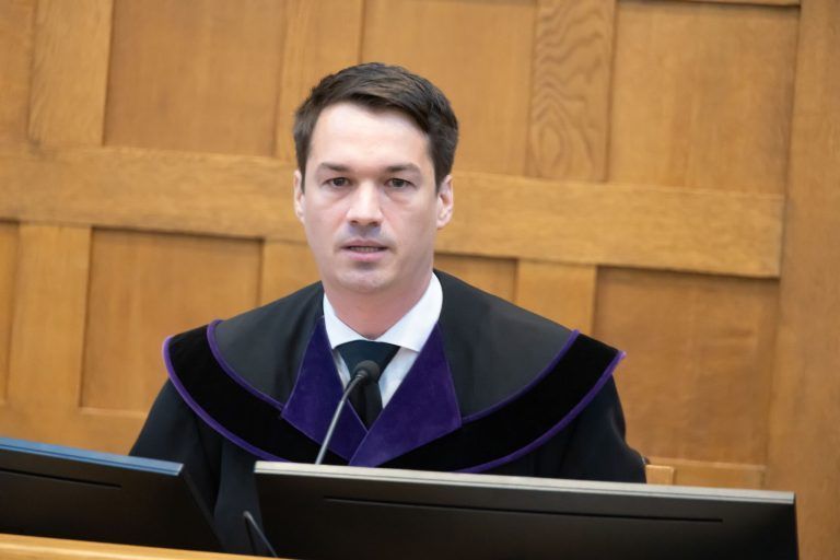 Verkehrsunfall fingiert: Unternehmer wollte Versicherung betrügen