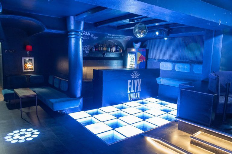 Ein Blick in das neue Mr. John's: "Das Lokal ist wie ein Zuhause für mich"