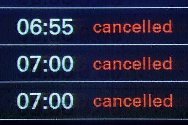 Flugannullierung: Vermittlungsgebühr muss erstattet werden