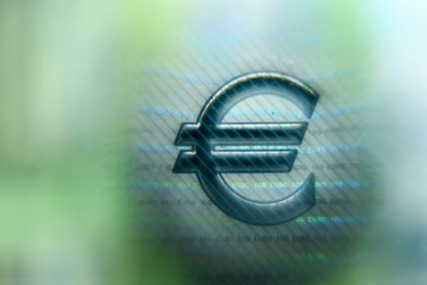 Umfrage: Skepsis bei Digital-Euro und Wirtschaftskurs