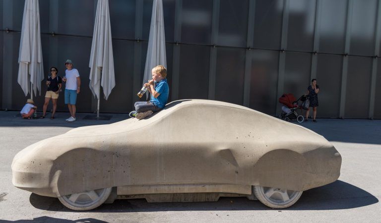 Eine Hebamme der kunstvollen Dinge