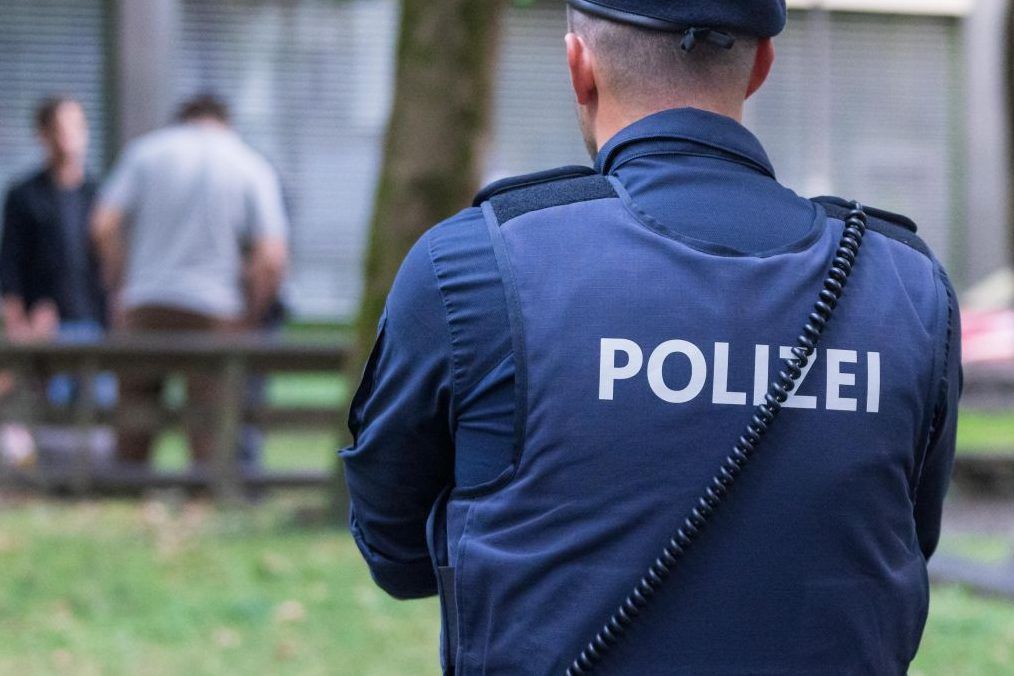 Polizeikontrolle auf "Drogen"-Spielplatz: Jugendlicher wehrte sich gegen Durchsuchung