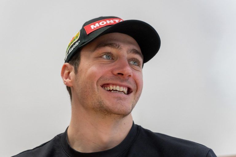 Die Goldmedaille hängt bereits an seiner Wand